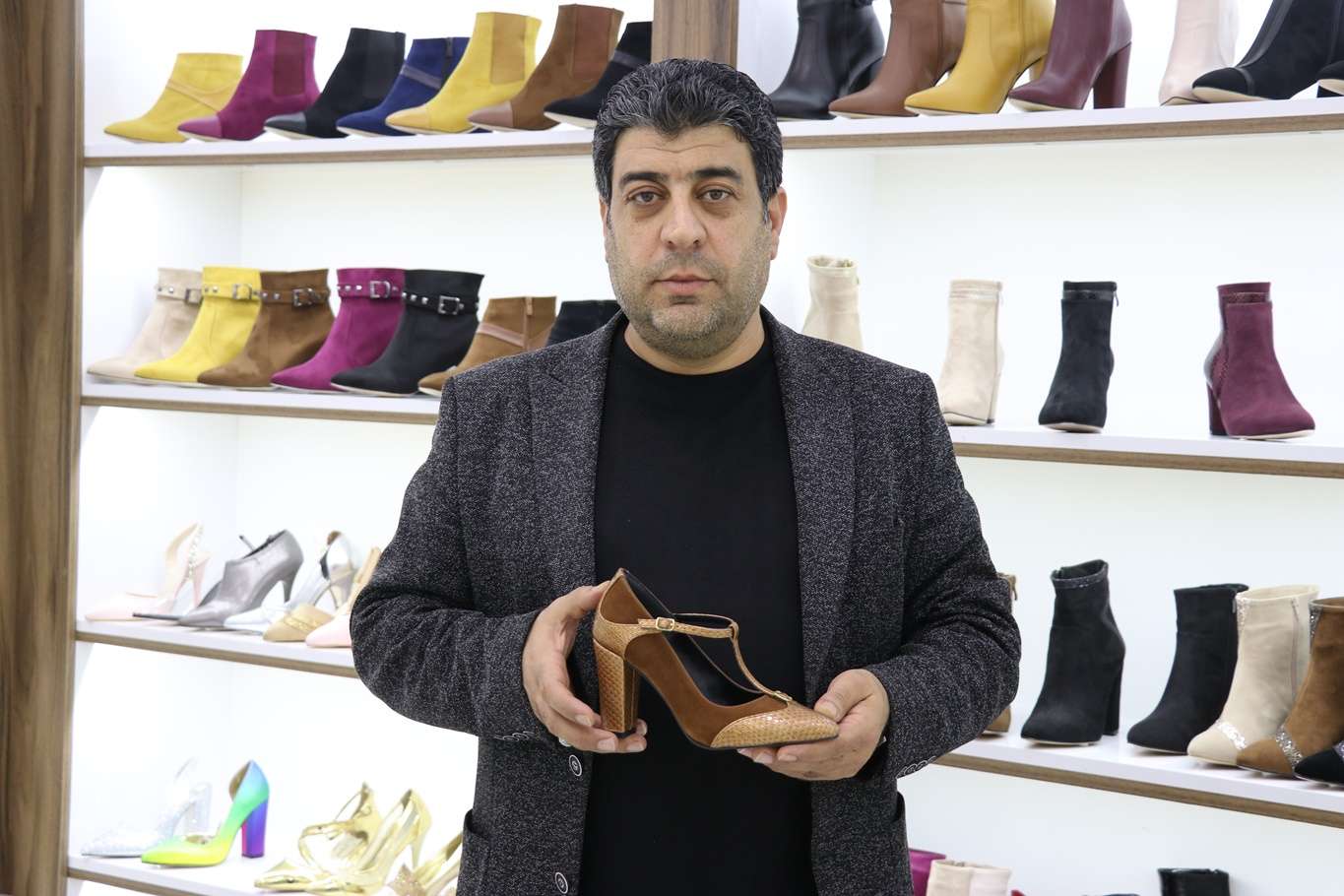 Ayakkabı ustaları Suriye’deki mesleklerini Gaziantep’te sürdürüyorlar